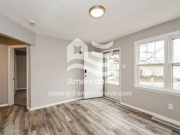 775721_003_wm_-_living_room_13472409.jpg