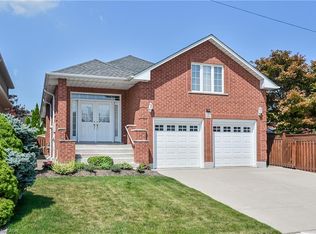 240 Chesley St W, Hamilton, ON L9B2S8