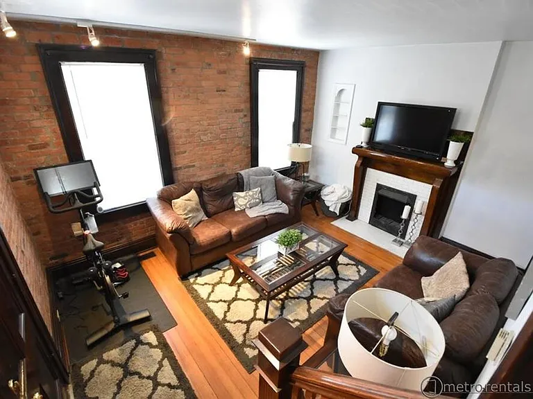 912 Lazelle-130 Concord — Photo 2