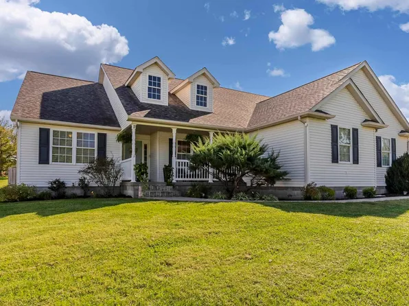 1823 Colonial Dr, Marion, IL 62959