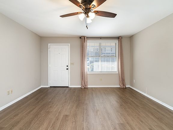3rd image of 1236 Massman Dr