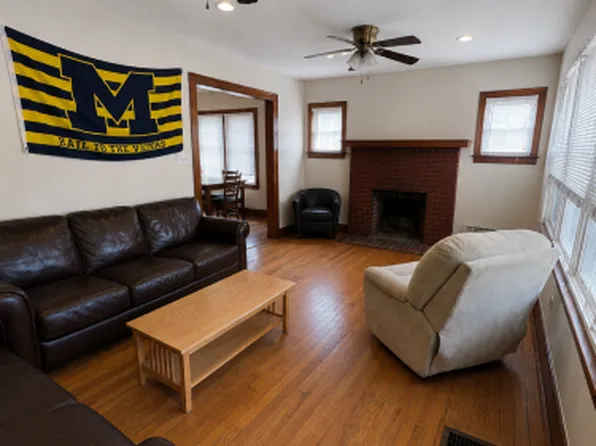 811 Brookwood Pl, Ann Arbor, MI 48104