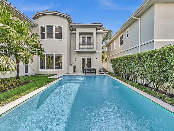 4th image of 3539 Forest View Cir