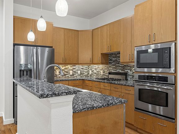 3rd image of 1016 Liberty St Ste 3