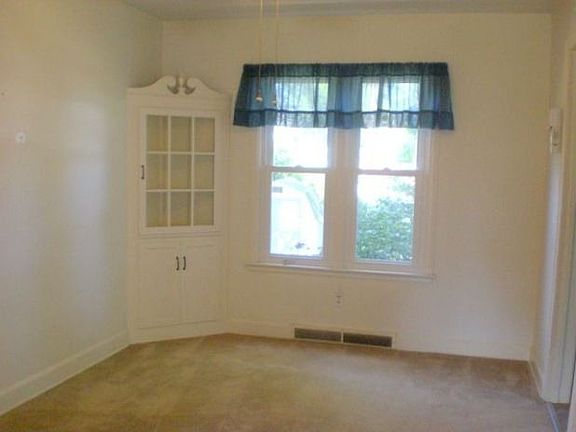 5th image of 556 Beechwood Dr