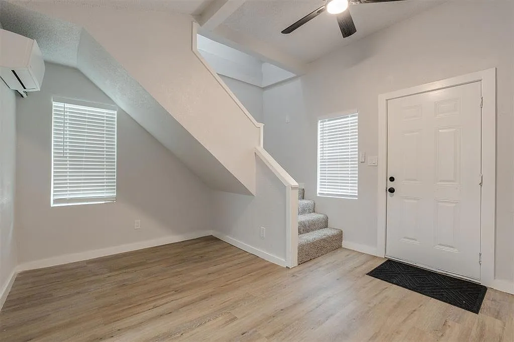 Building Photo - 3704 S Lee Ave