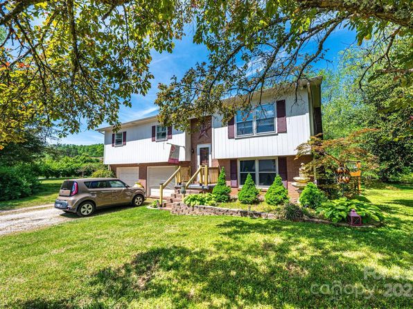 2734 Haas Ln, Lenoir, NC 28645