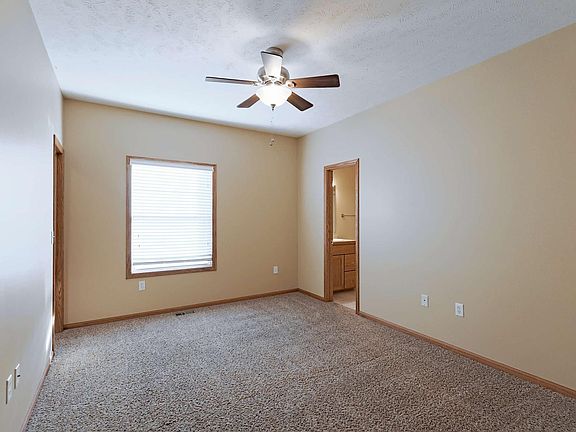 4th image of 5403 N 32nd St