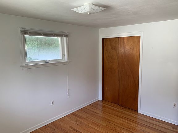 2nd image of 100 Waldorf Pkwy APT 1
