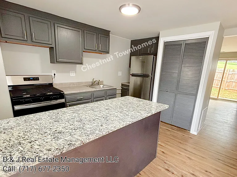 3205-3255 Chestnut St — Photo 7