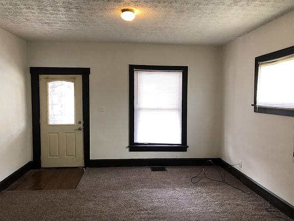 2nd image of 39 Parkview Ave #2