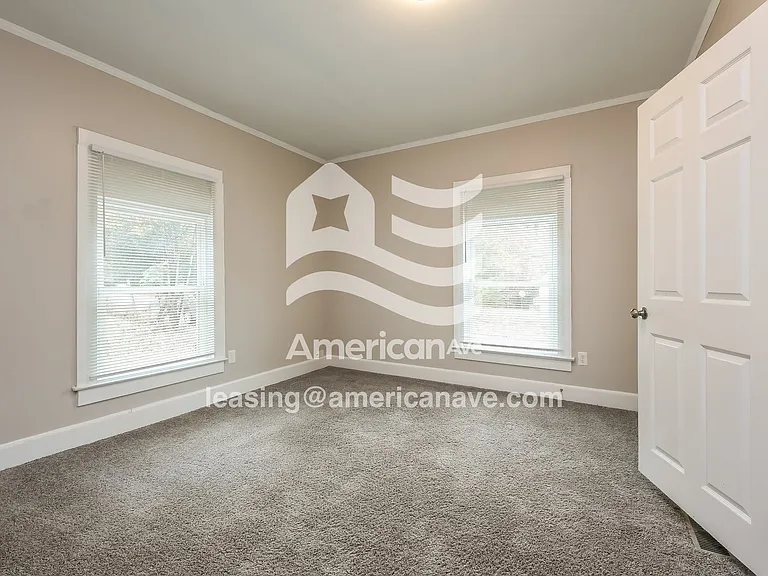 1093739_010_wm_-_main_bedroom_13317334.jpg