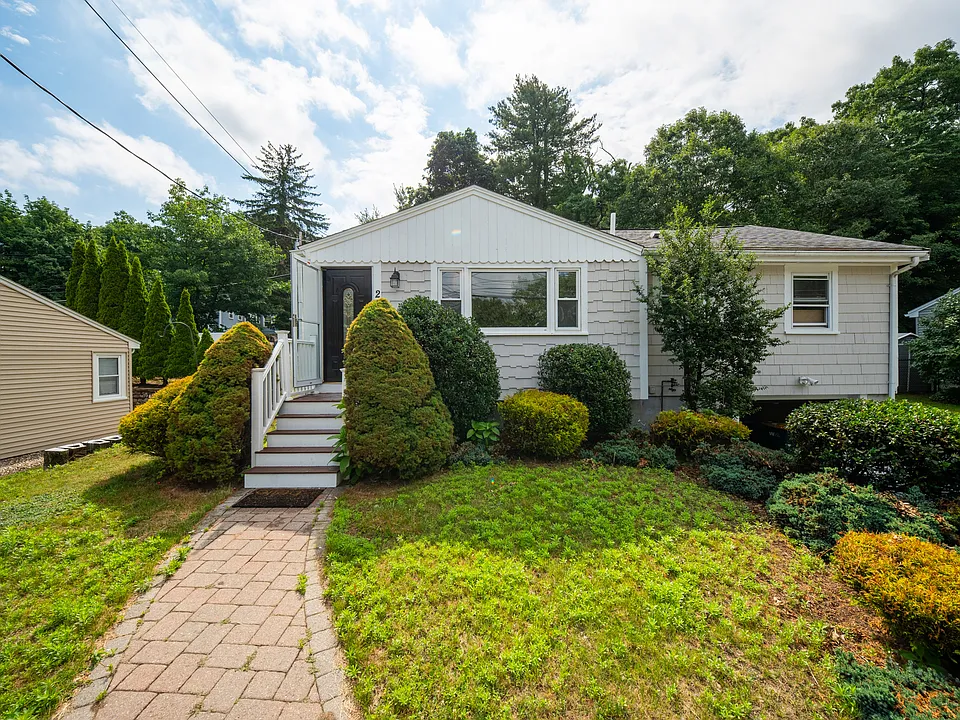 268 Lexington St