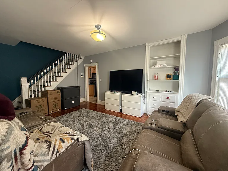 63 Ridge St — Photo 8