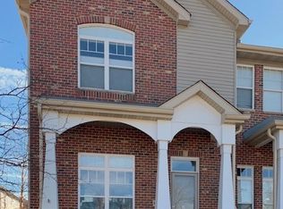 6025 River Bend Dr, Lisle, IL 60532