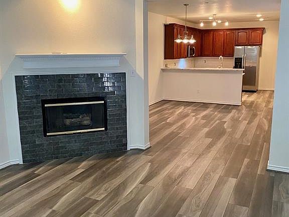 3rd image of 6806 Livorno Ln