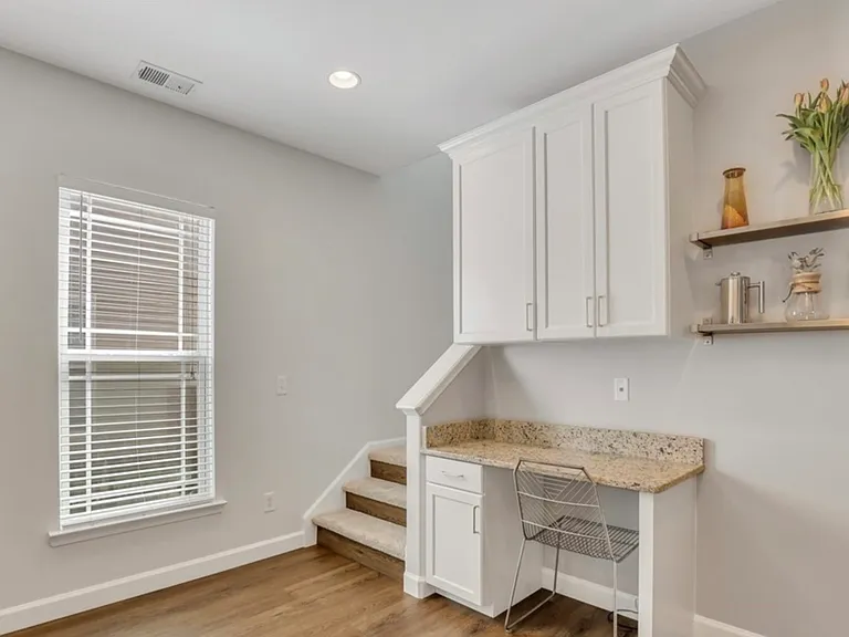 124 Chapel Lake S — Photo 10