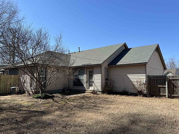 5th image of 2298 Hometown Dr