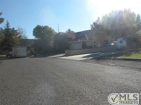 3rd image of 1215 E Willow Dr