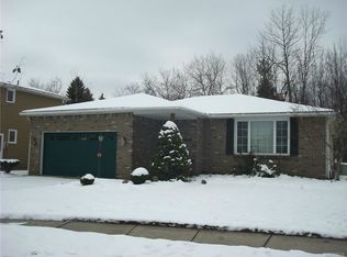 44 Cromwell Dr, Depew, NY 14043