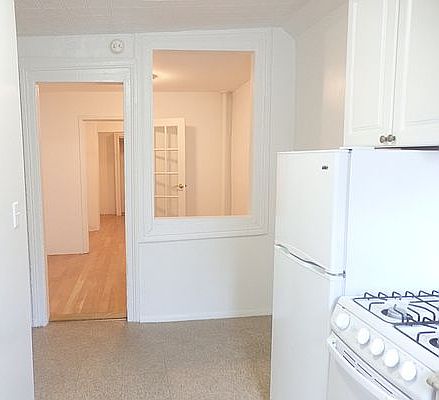 5th image of 632 10th Ave #3FS