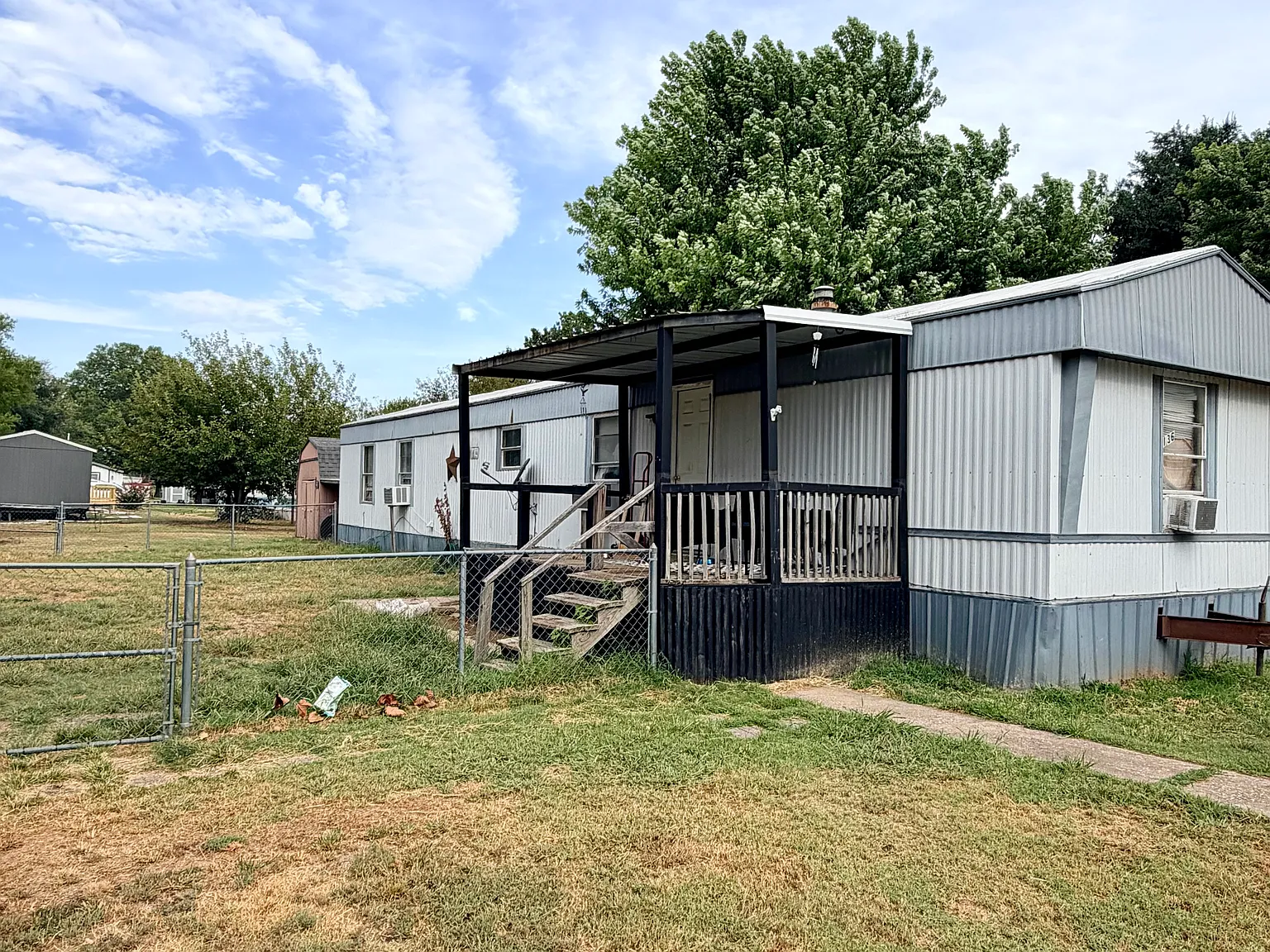 2 bed, 900 sqft, $815 — Photo 1