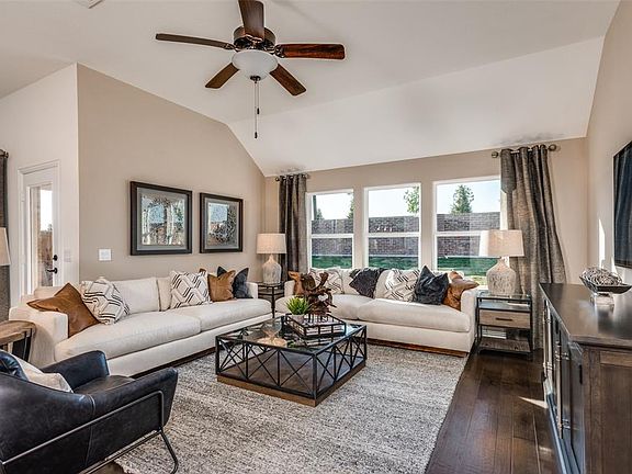 3rd image of 1069 Pinnacle Breeze Dr