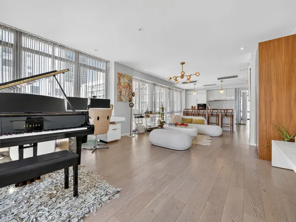 24-12 42nd Rd, Long Island City, NY
