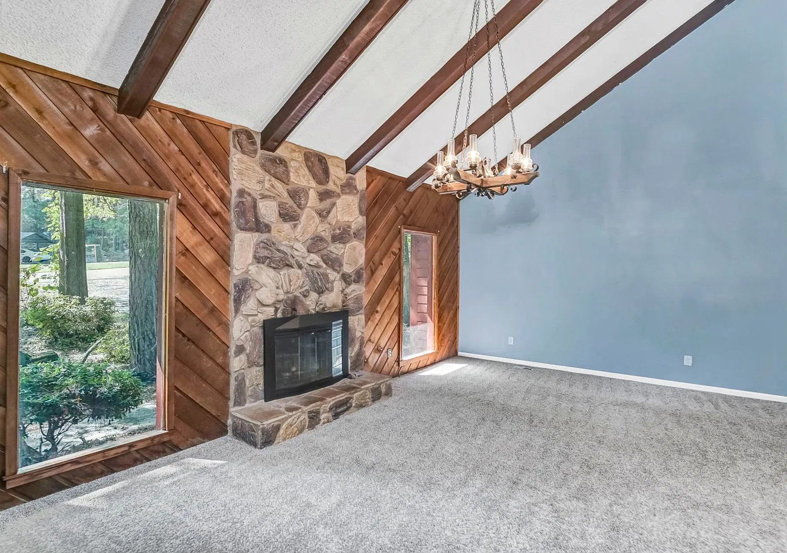 Charming Ranch Home with Large Yard in Established Coldstream! — Photo 4