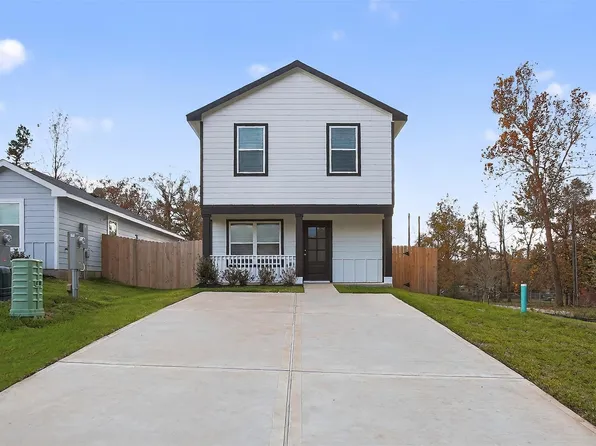 11806 Holly Hurst Dr, Willis, TX 77378