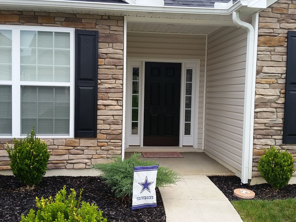 Front Walkway/Door