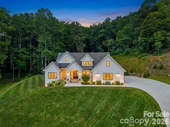 30 Bridgeway Dr, Candler, NC 28715