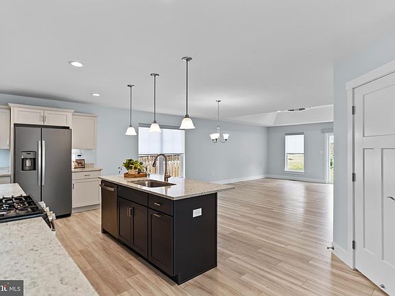 3rd image of 5 Shillington Ln