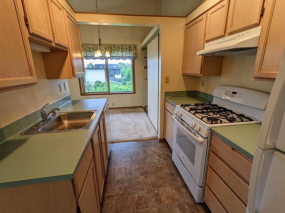 3rd image of 2760 NW 85th St #304