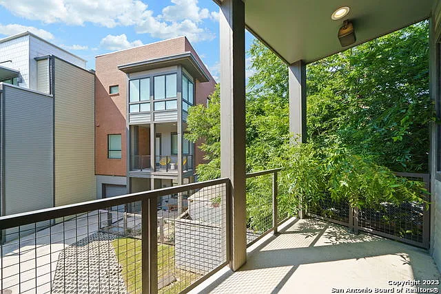 1136 E Euclid Ave — Photo 20
