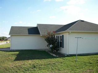 1204 Southfield Dr, Ligonier, IN 46767
