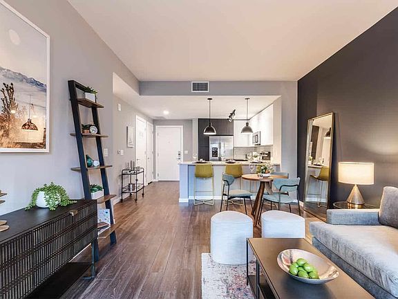 4th image of 1330 N Pearl St #610