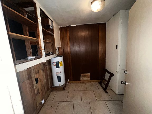 2nd image of 1321 Prince Dr