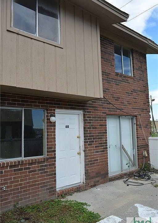 2nd image of 2 Lewis Dr