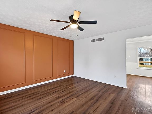 5th image of 4374 Silverberry Ave