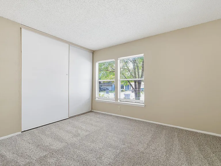 3932 Heritage Hill Dr — Photo 20