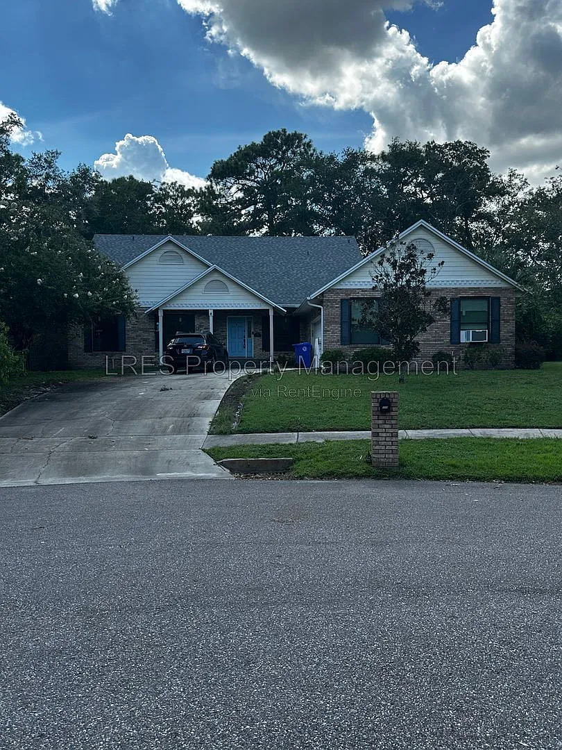 4 bed, 3.0 bath, 2112 sqft, $3,395 — Photo 1
