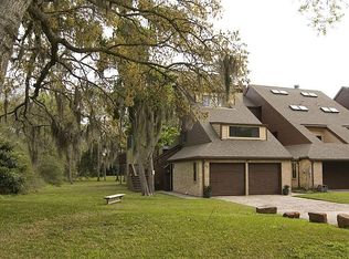 111 Blue Heron Dr, Friendswood, TX 77546