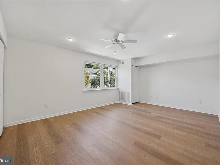 153 Parker Ave #B — Photo 11