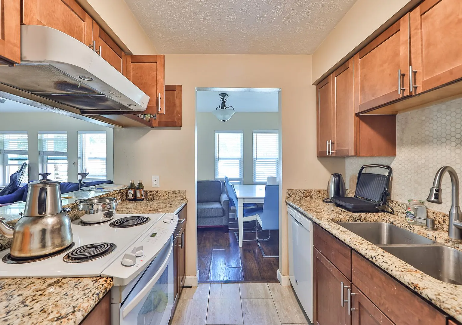 Beautiful Duplex in Seffner! — Photo 3