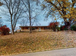 709 Barnett Ridge Rd, Belpre, OH 45714