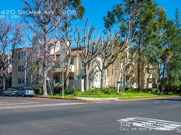 2nd image of 5420 Sylmar Ave APT 205