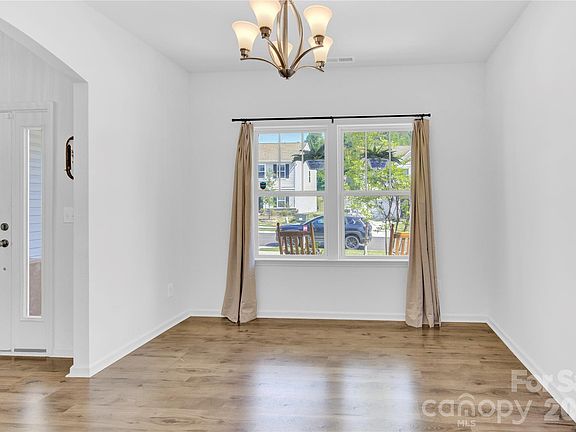 5th image of 3153 Pinehills Way #103