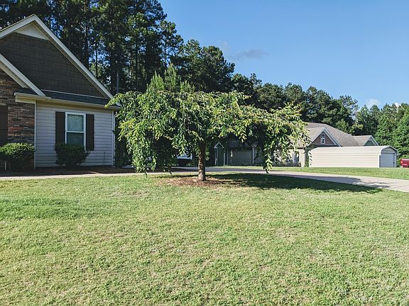 Front yard with driveway