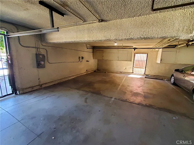 86 S Sierra Madre Blvd #6 — Photo 31